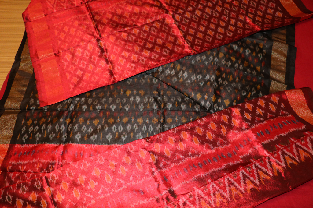 [JKHWRSI/001] 100% Raw Silk Ikat Handwoven red and black